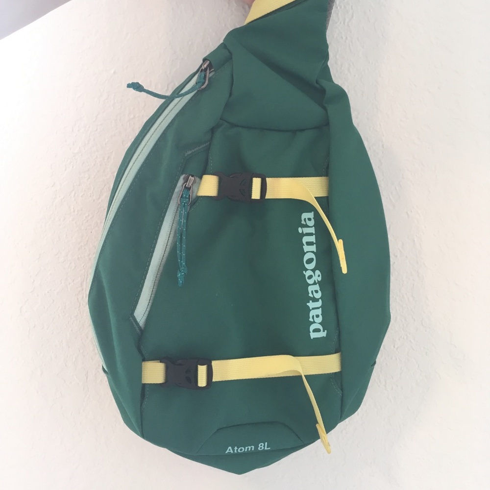 Patagonia Atom 8L one shoulder bag